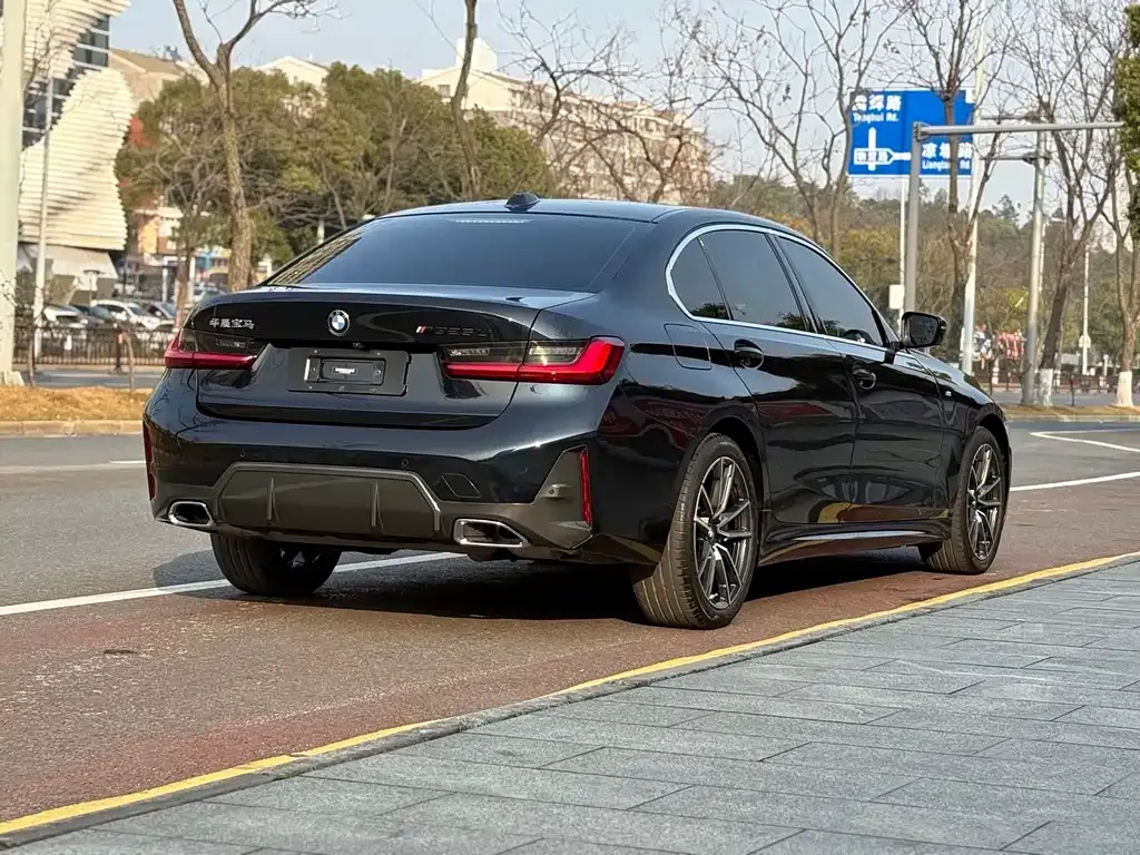 BMW 3 Series 2023 из CN, фото 9