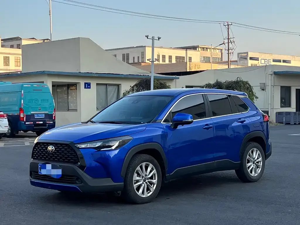 Toyota Corolla Cross — фото 1