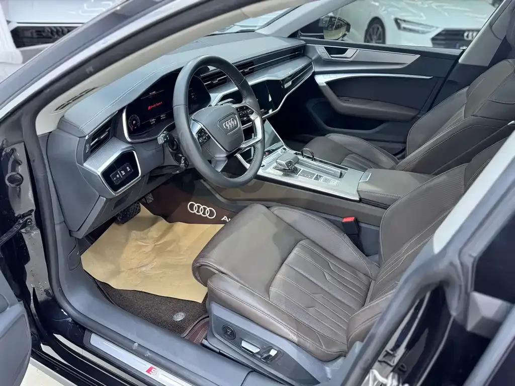 Audi A7L 2023 из CN, фото 8