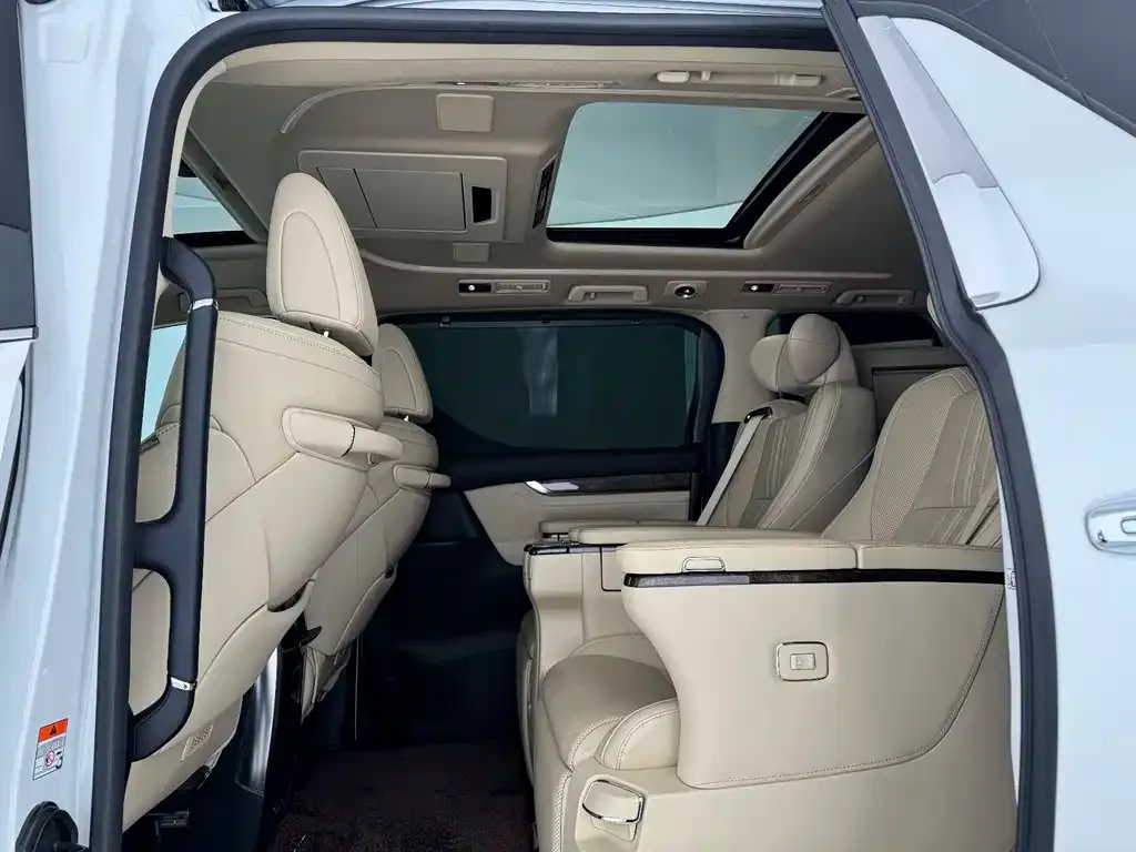Toyota Alphard 2022 из CN, фото 6