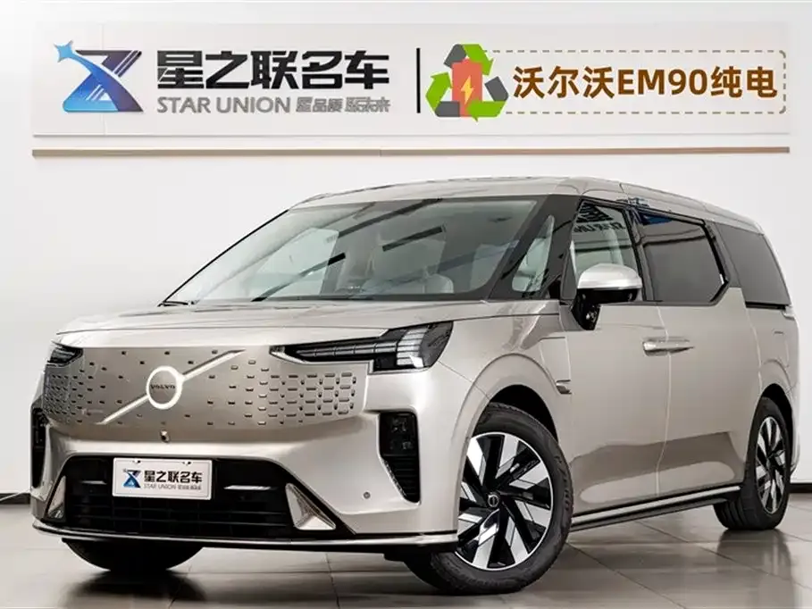 Volvo EM90 2024 из CN, фото 1