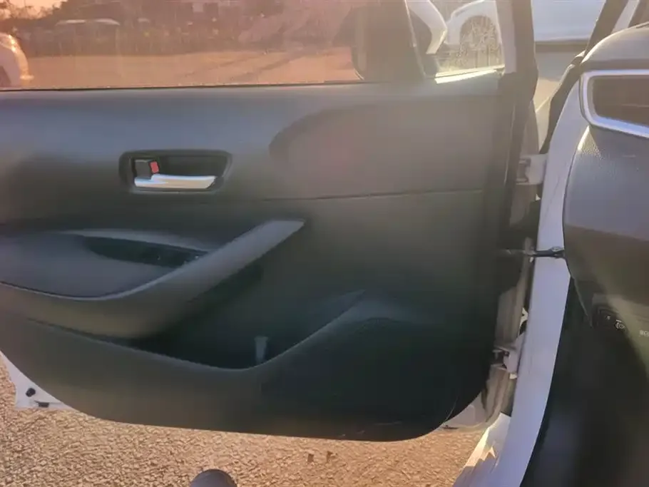 Toyota Corolla 2023 из CN, фото 6