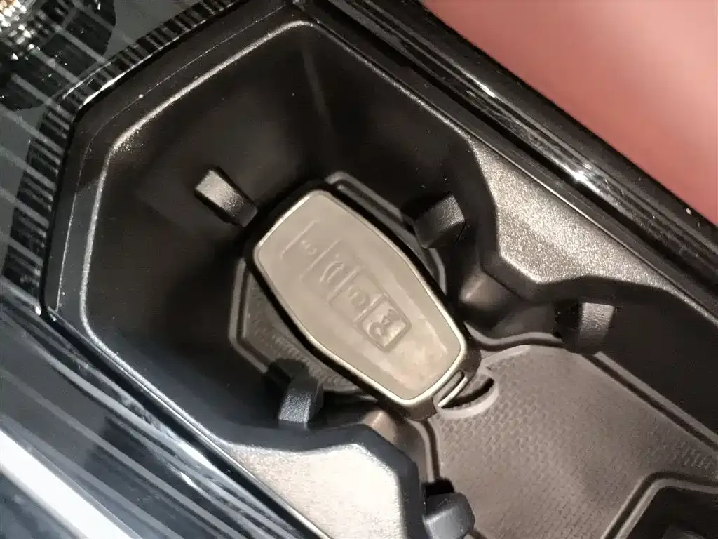 Geely Xingyue L 2024 из CN, фото 3