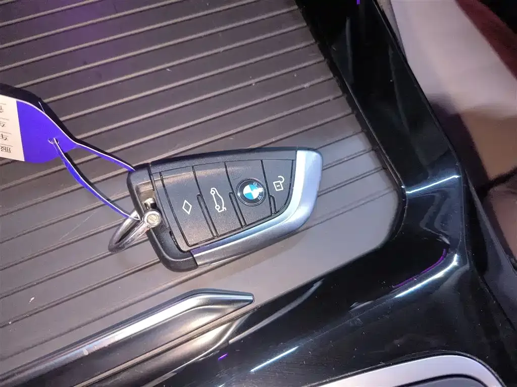 BMW iX3 2024 из CN, фото 4