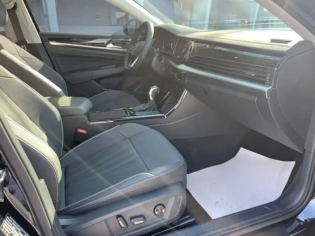 Volkswagen Passat 2024 из CN, фото 8