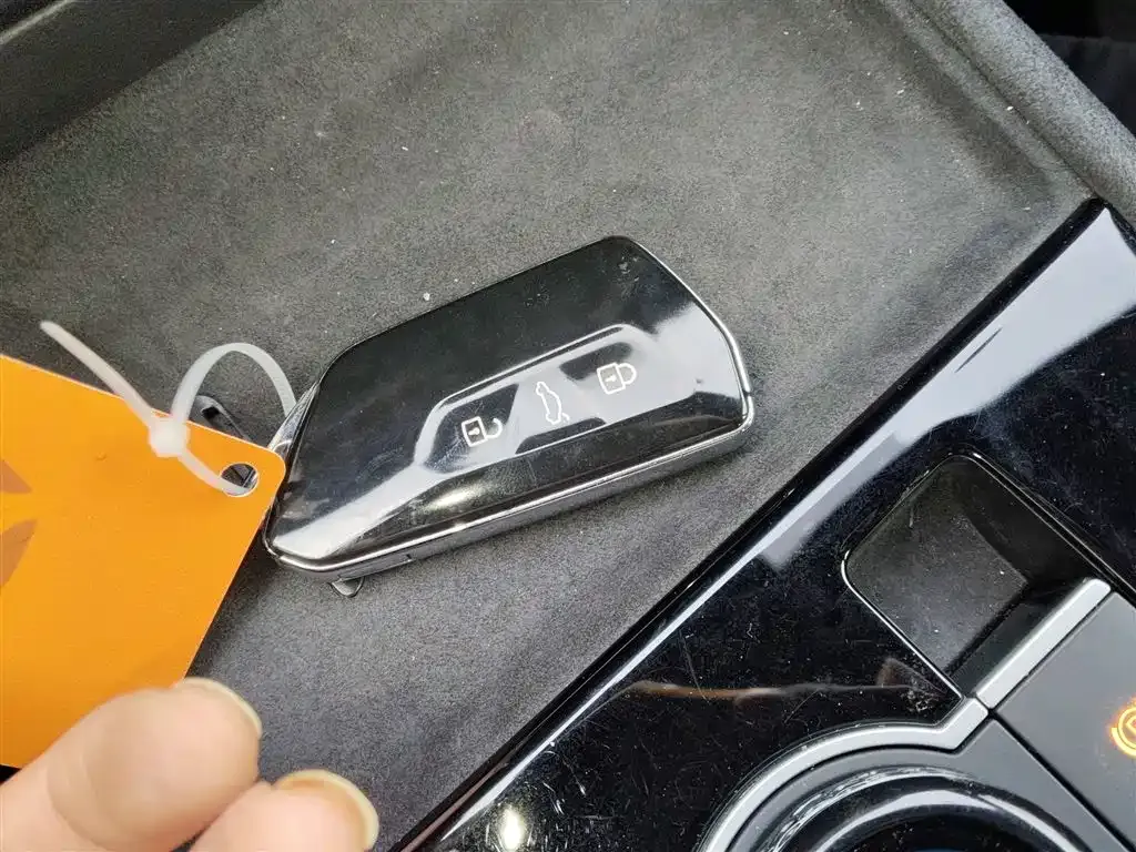 Volkswagen Tiguan L 2024 из CN, фото 2