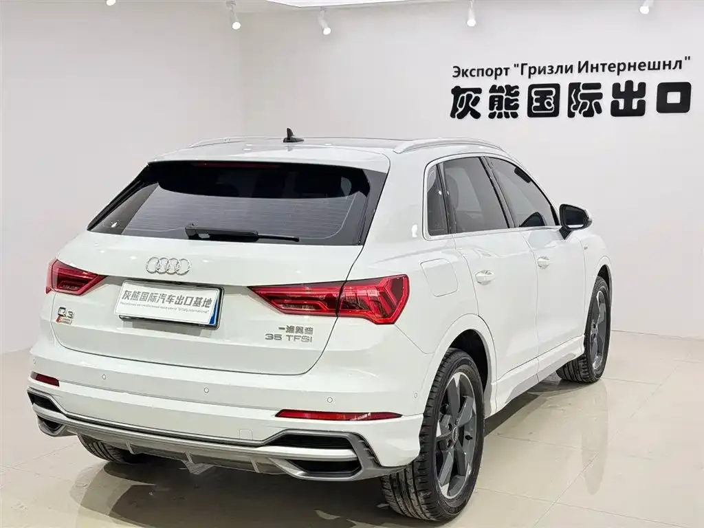 Audi Q3 — фото 10