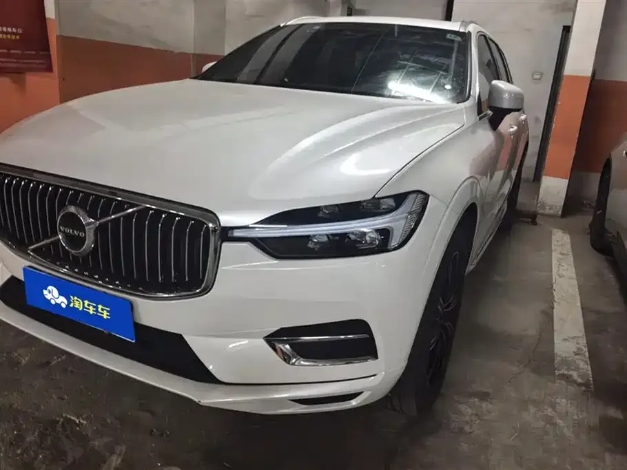 Volvo XC60 — фото 1