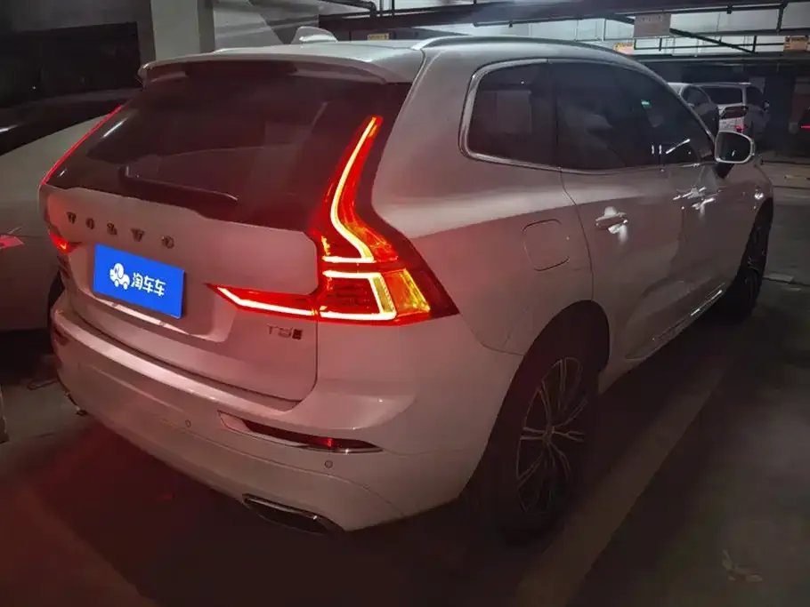 Volvo XC60 — фото 10
