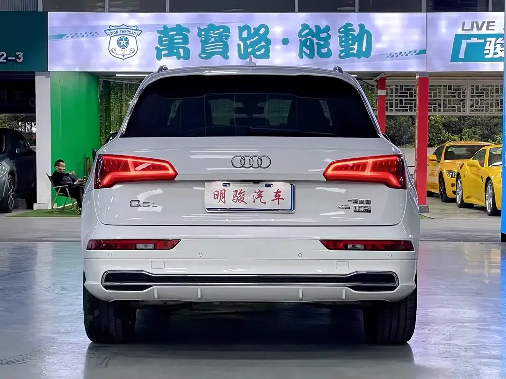 Audi Q5L 2021 из CN, фото 5