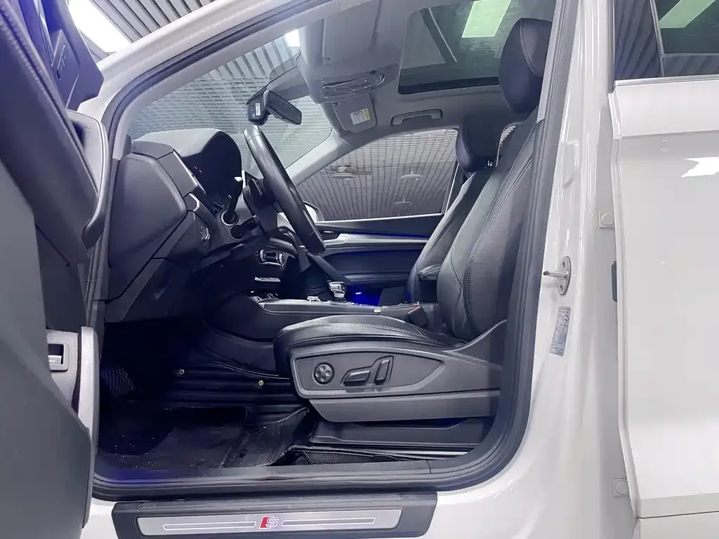 Audi Q5L 2021 из CN, фото 8