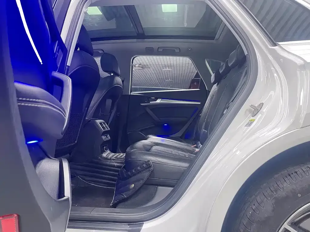 Audi Q5L 2021 из CN, фото 10