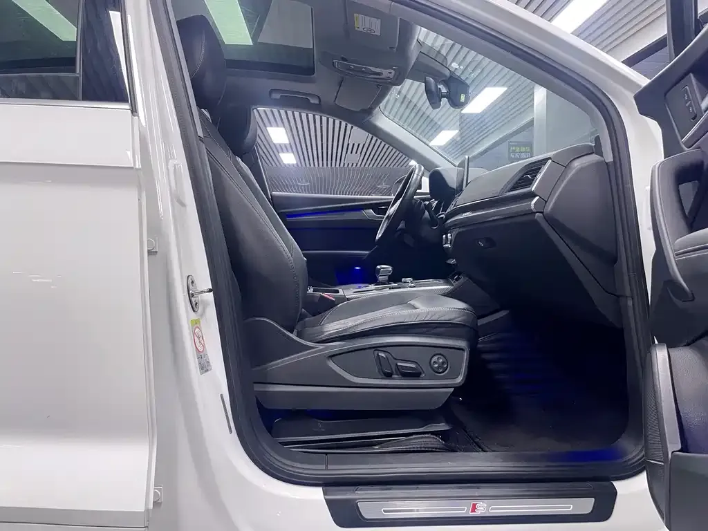 Audi Q5L 2021 из CN, фото 7