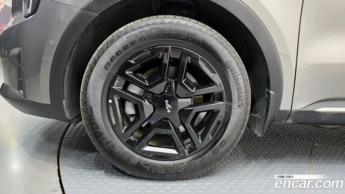 Kia Sorento — фото 5