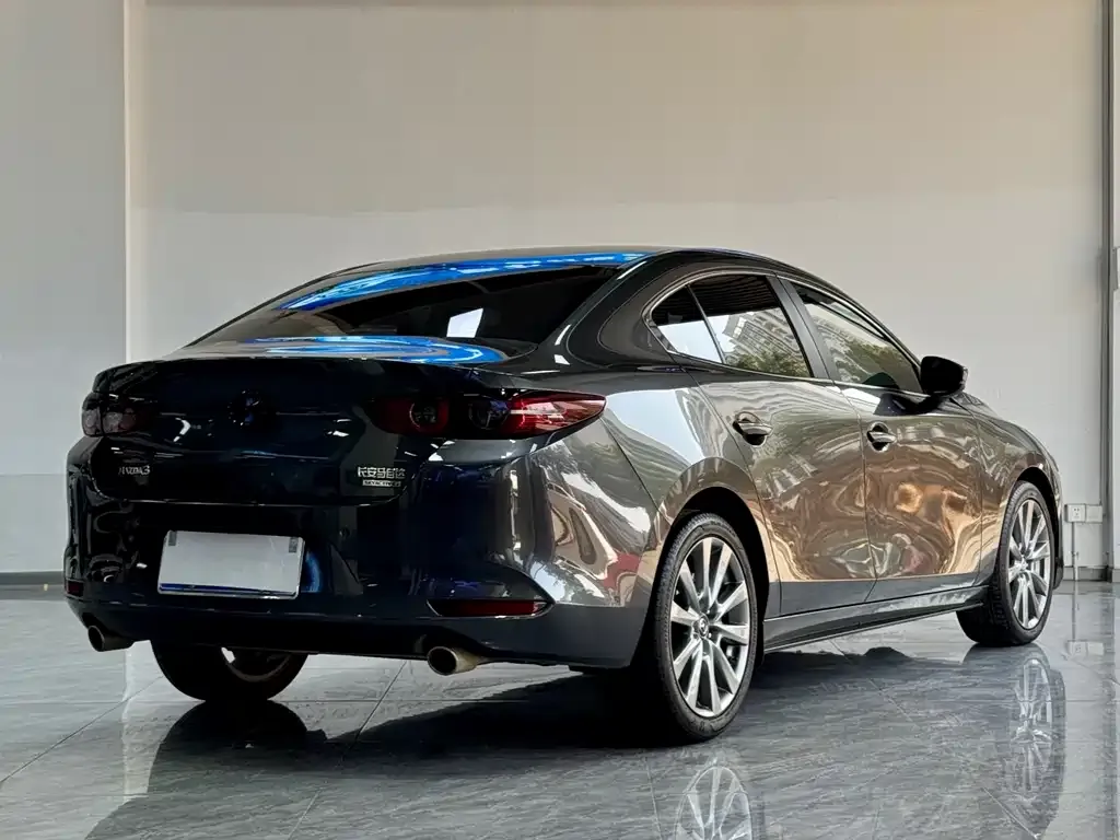 Mazda 3 Axela 2023 из CN, фото 4