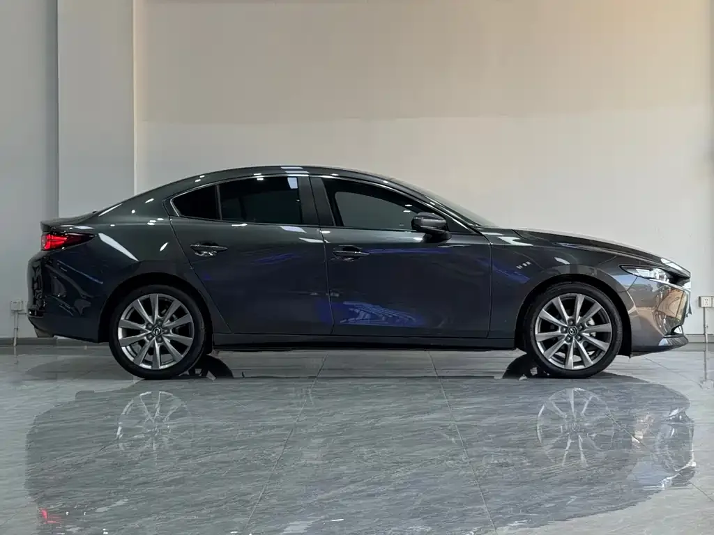Mazda 3 Axela 2023 из CN, фото 9