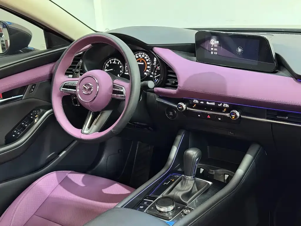 Mazda 3 Axela 2023 из CN, фото 8
