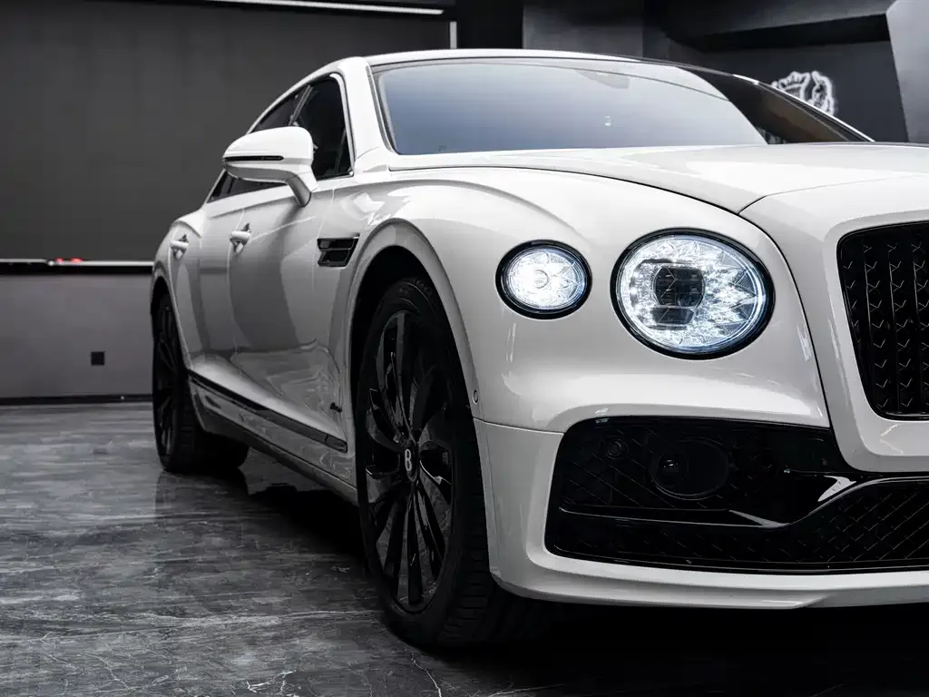 Bentley Flying Spur 2024 из CN, фото 6