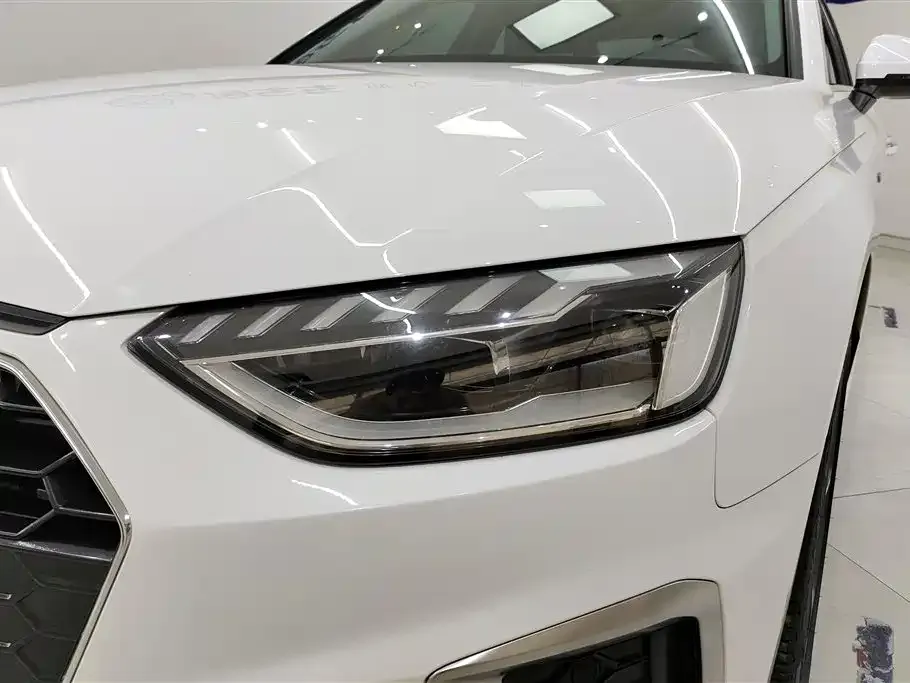 Audi A4L 2022 из CN, фото 9