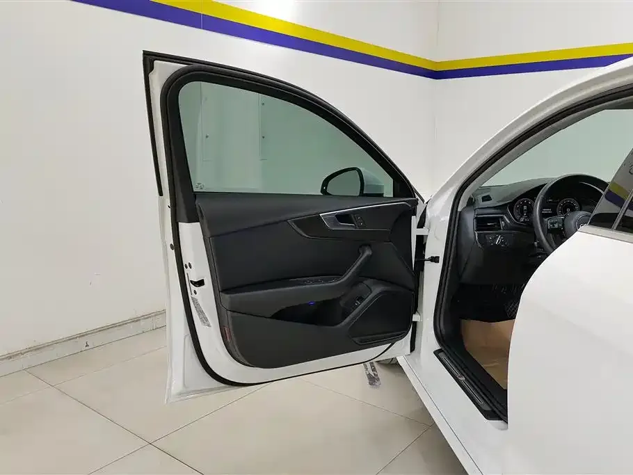 Audi A4L 2022 из CN, фото 10