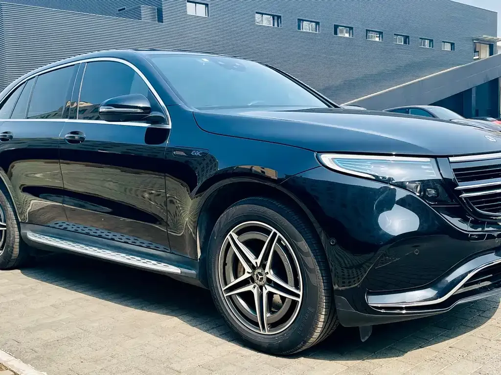 Mercedes-Benz EQC — фото 9