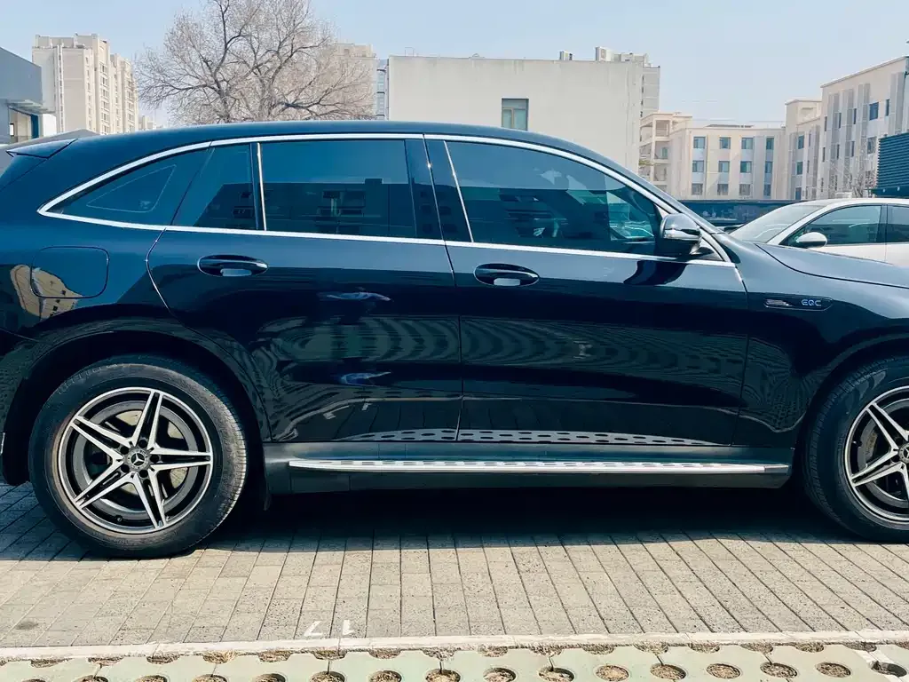 Mercedes-Benz EQC — фото 3