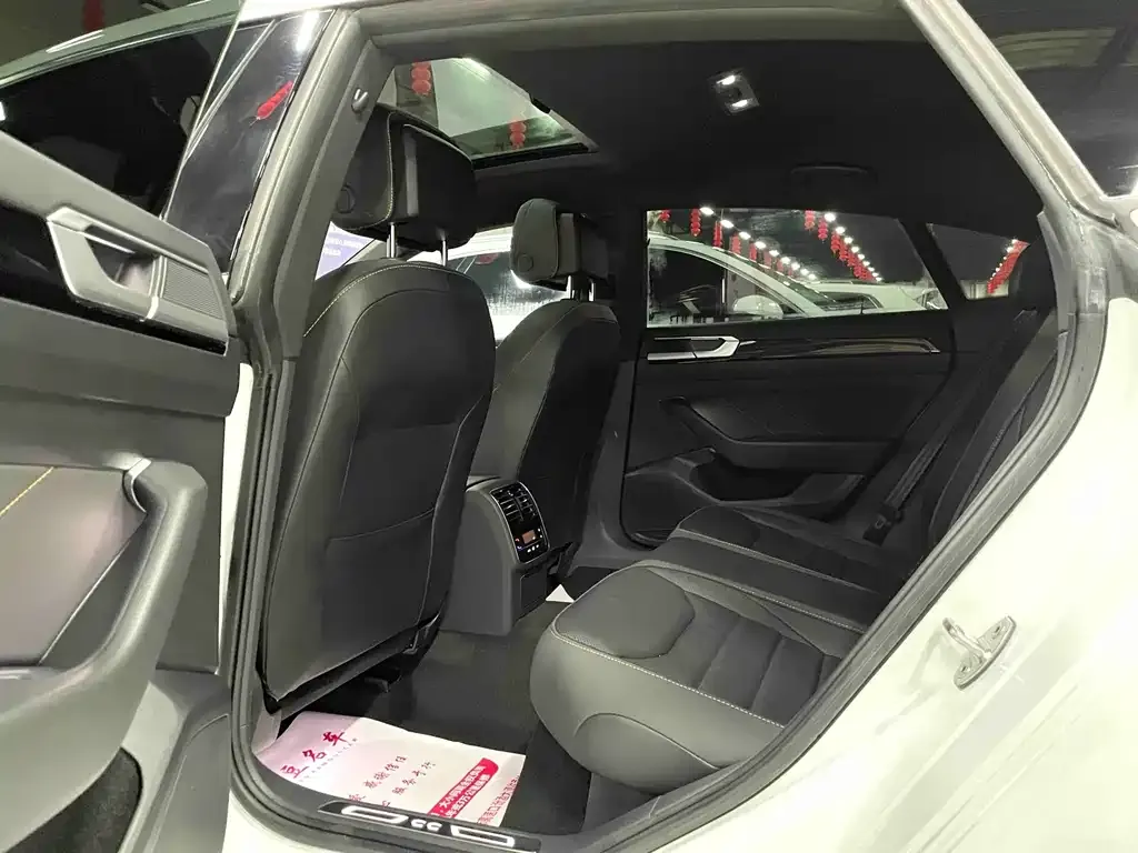 Volkswagen CC 2022 из CN, фото 7