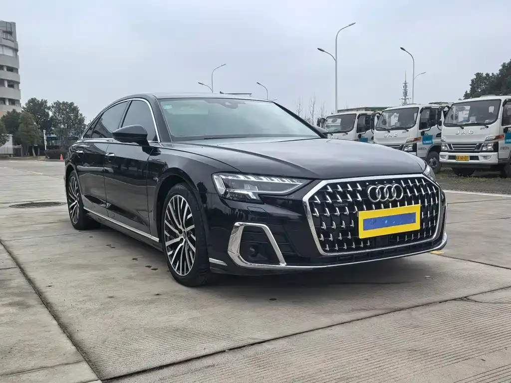 Audi A8 — фото 4