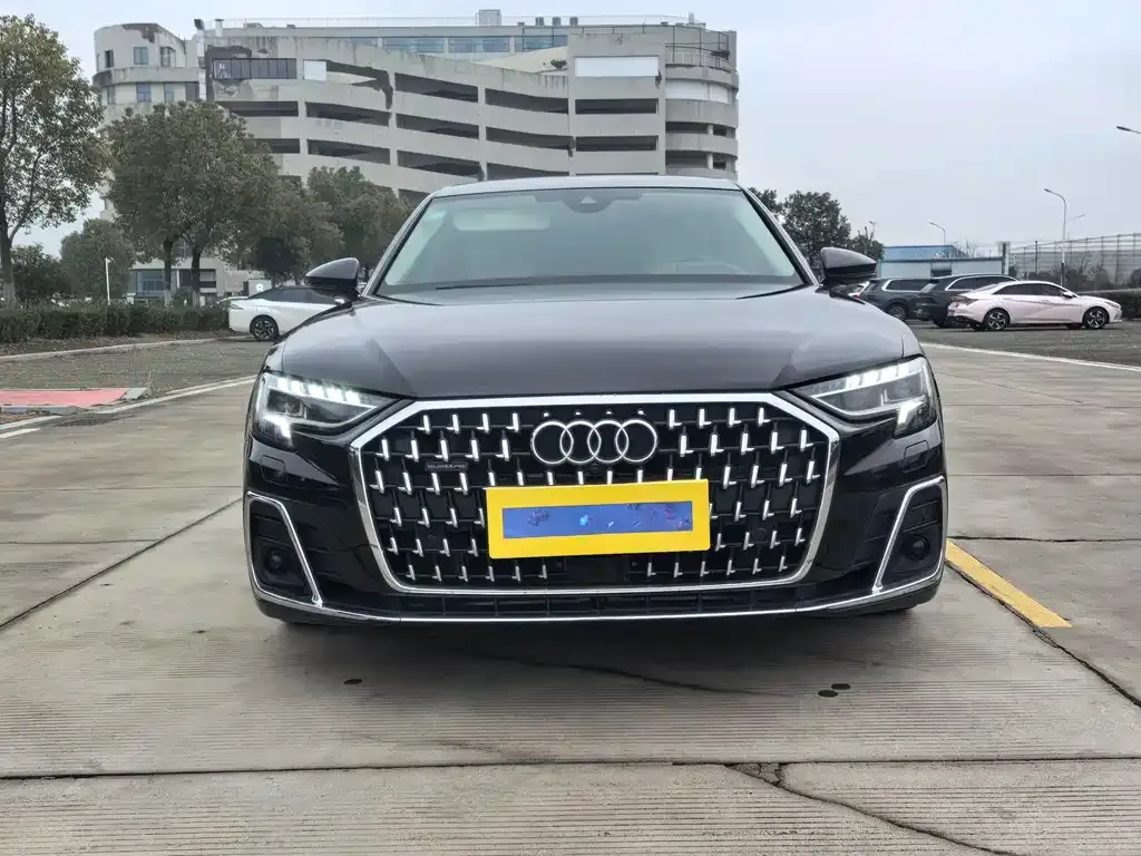 Audi A8 — фото 9