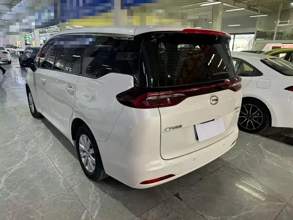 GAC Motor Trumpchi M6 — фото 10