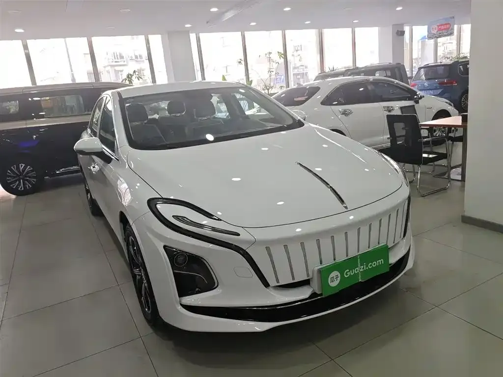 Hongqi E-QM5 2025 из CN, фото 3