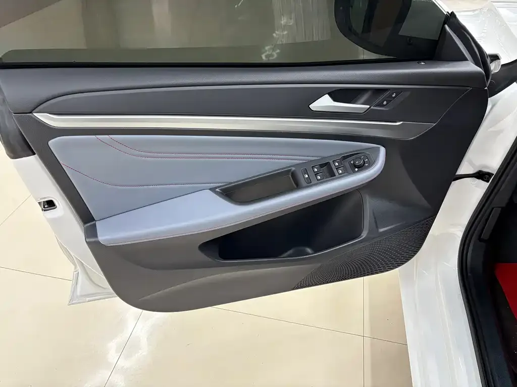 Volkswagen Lamando 2023 из CN, фото 3
