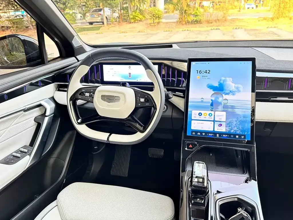 Geely Boyue L 2022 из CN, фото 9