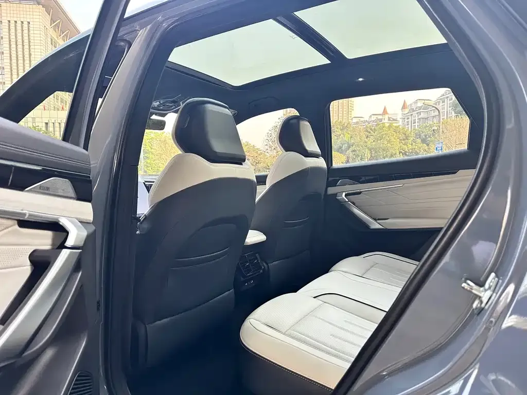Geely Boyue L 2022 из CN, фото 2