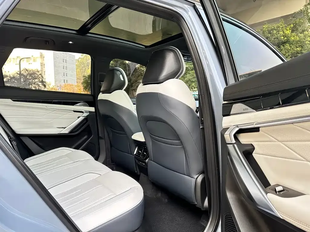 Geely Boyue L 2022 из CN, фото 3