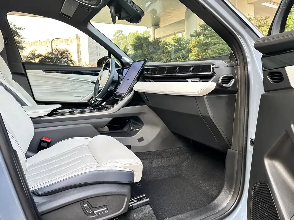 Geely Boyue L 2022 из CN, фото 6