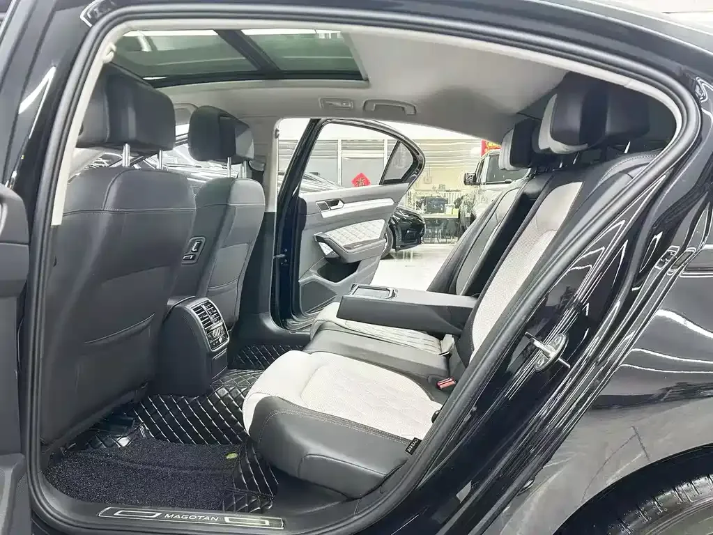 Volkswagen Magotan 2024 из CN, фото 7