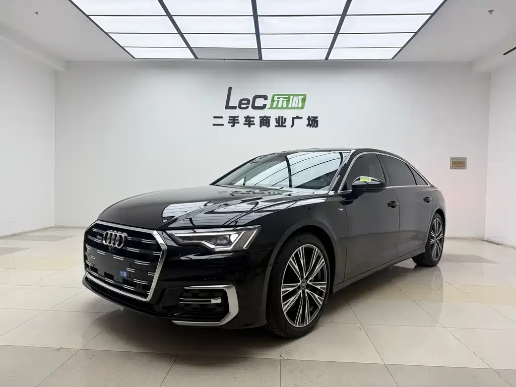Audi A6L — фото 1