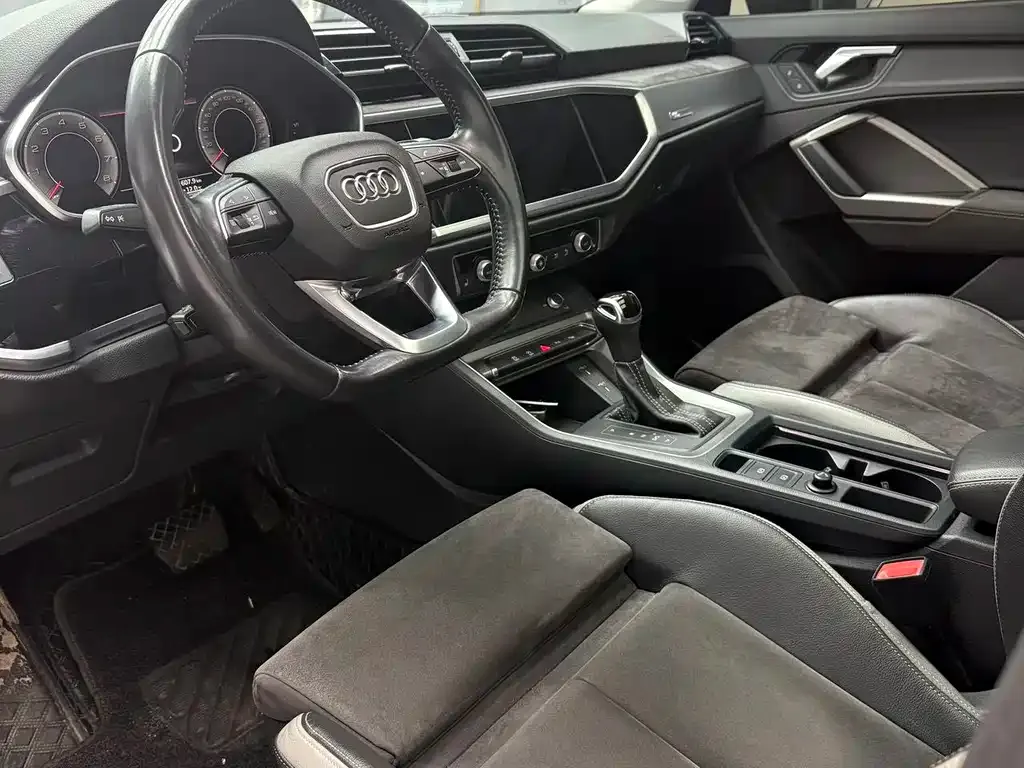 Audi Q3 — фото 8
