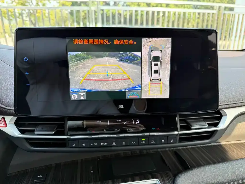 Toyota Sienna 2023 из CN, фото 4