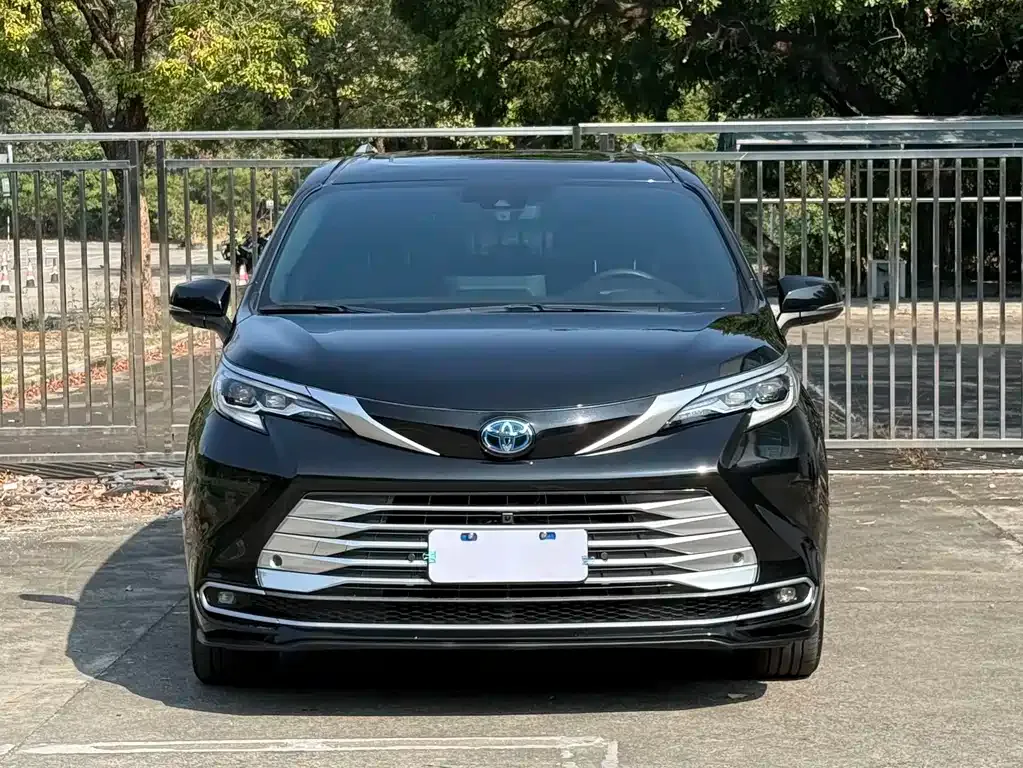 Toyota Sienna 2023 из CN, фото 10