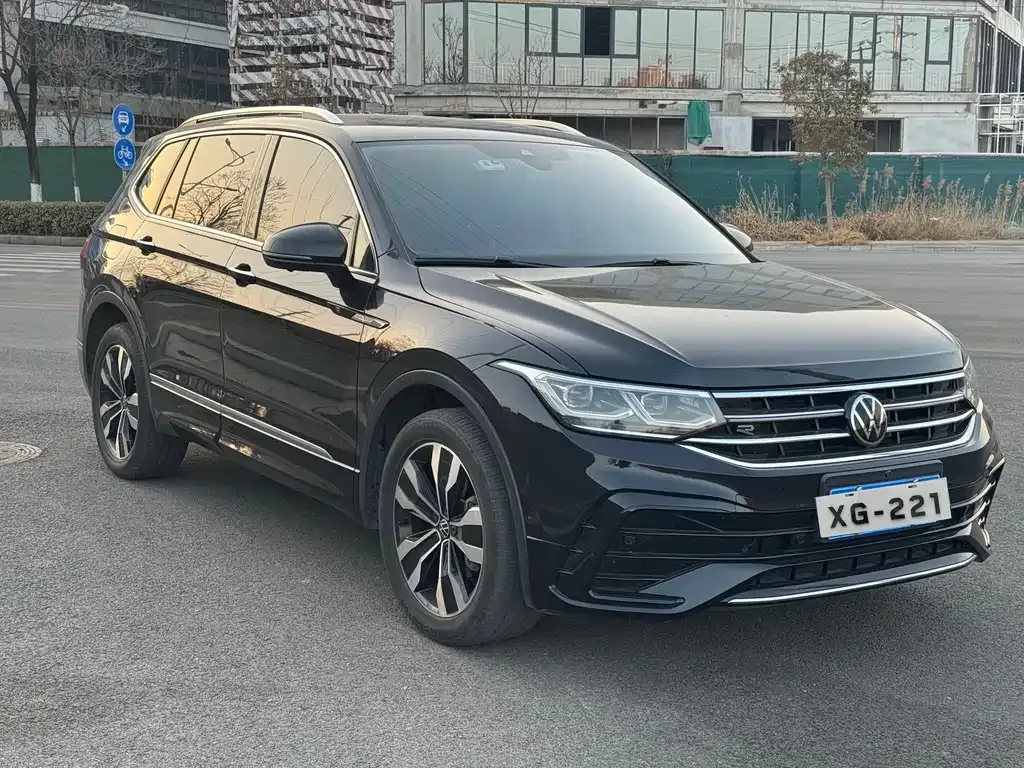 Volkswagen Tiguan L 2023 из CN, фото 4