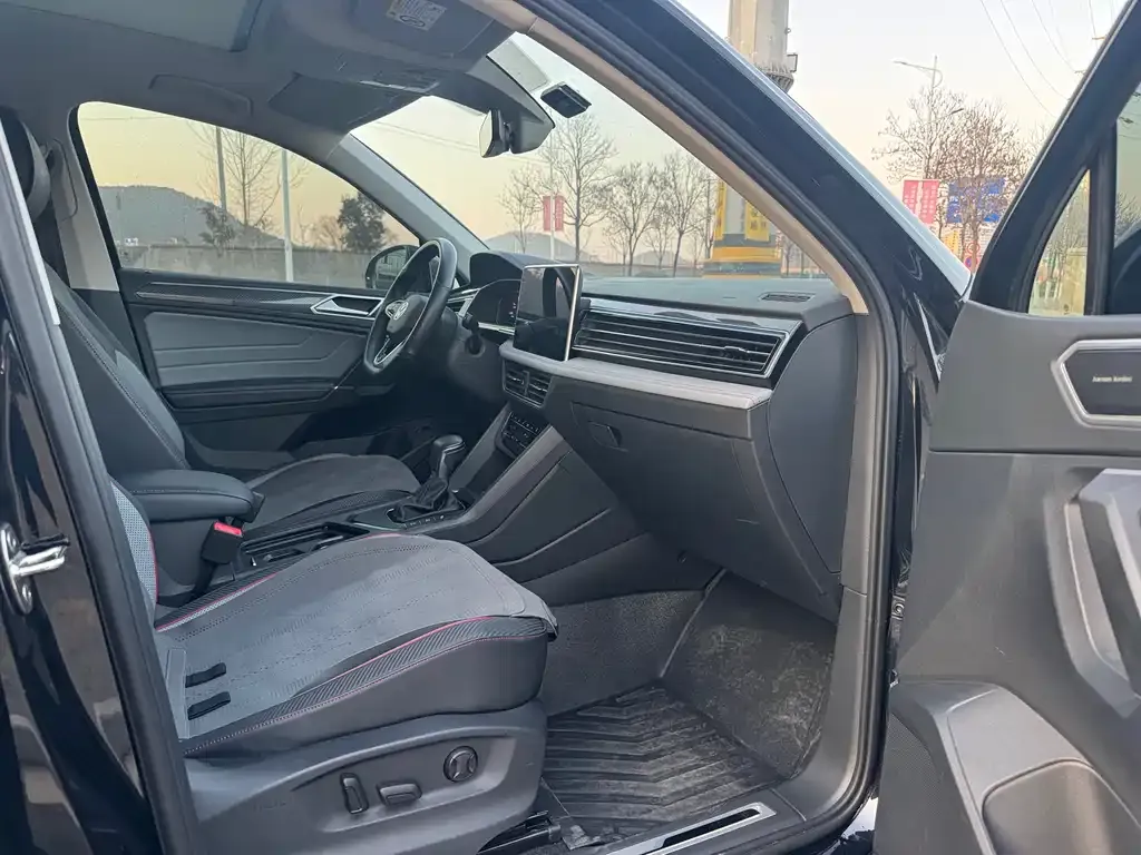 Volkswagen Tiguan L 2023 из CN, фото 8