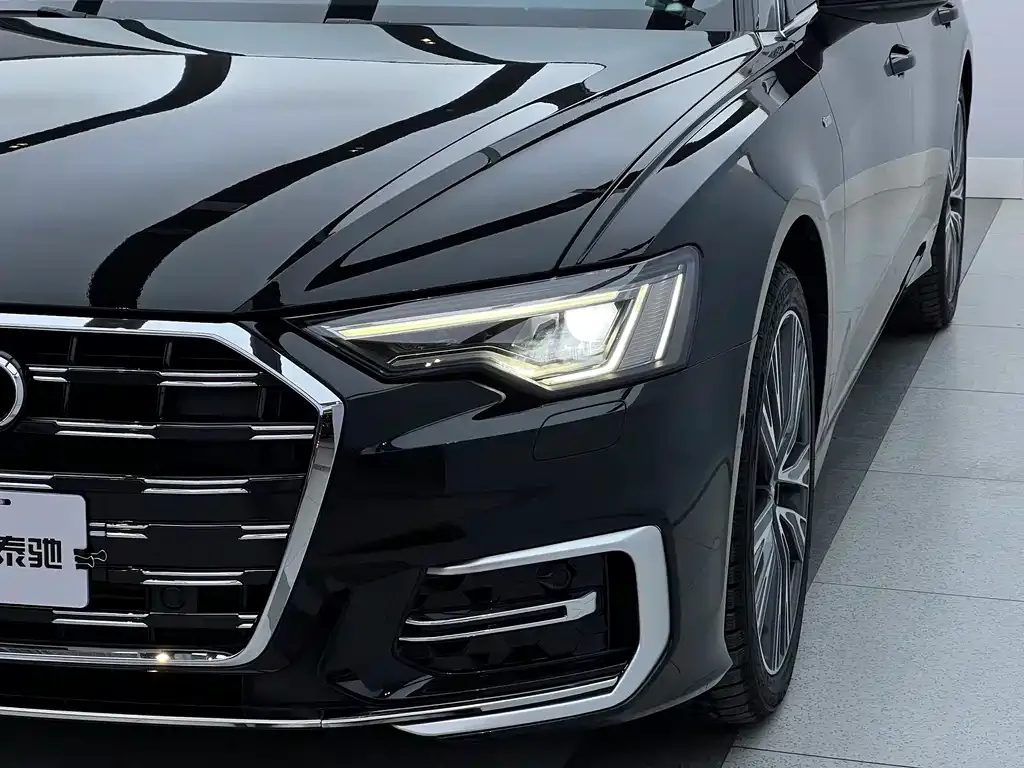 Audi A6L — фото 9