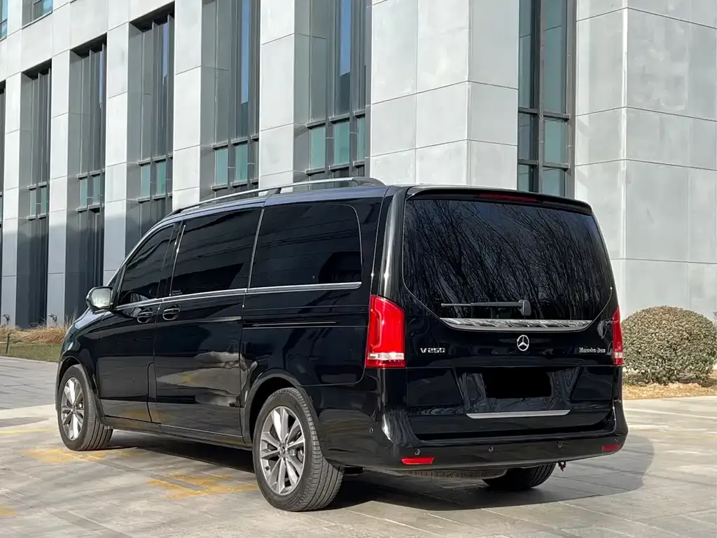 Mercedes-Benz V-Class 2021 из CN, фото 2