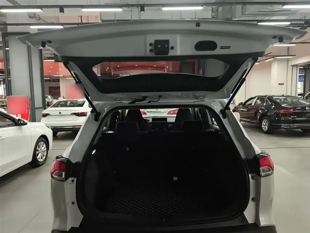 Toyota Corolla Cross 2024 из CN, фото 9
