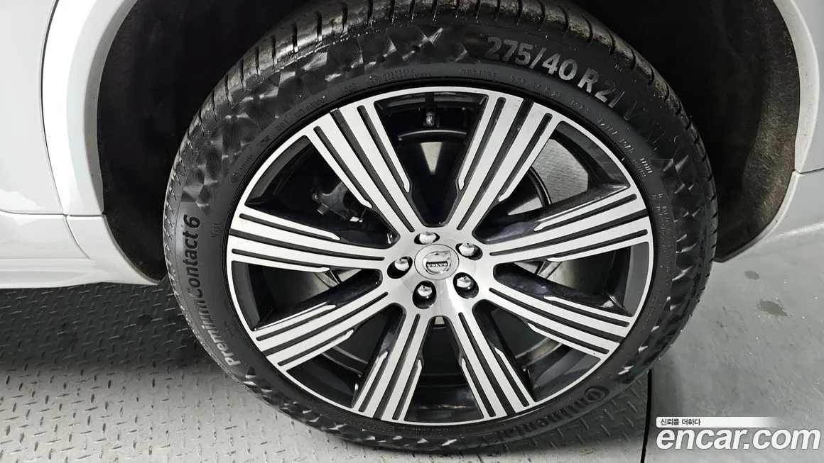 Volvo XC90 — фото 10