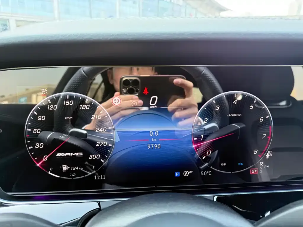 Mercedes-Benz AMG GT 2025 из CN, фото 10
