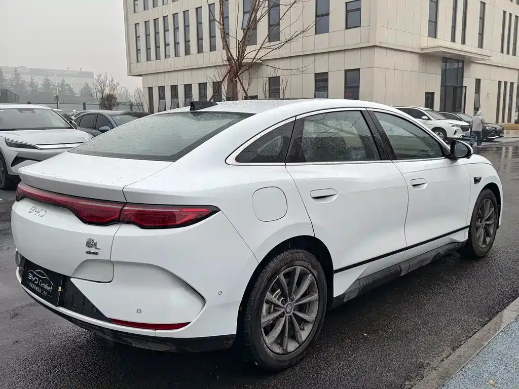 BYD Qin L — фото 8
