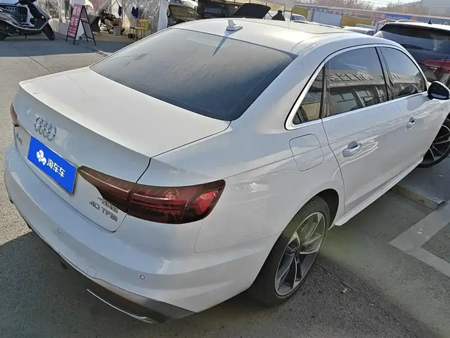 Audi A4L 2023 из CN, фото 5